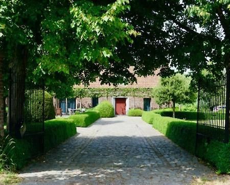 B&B De Hulst Izegem Bagian luar foto