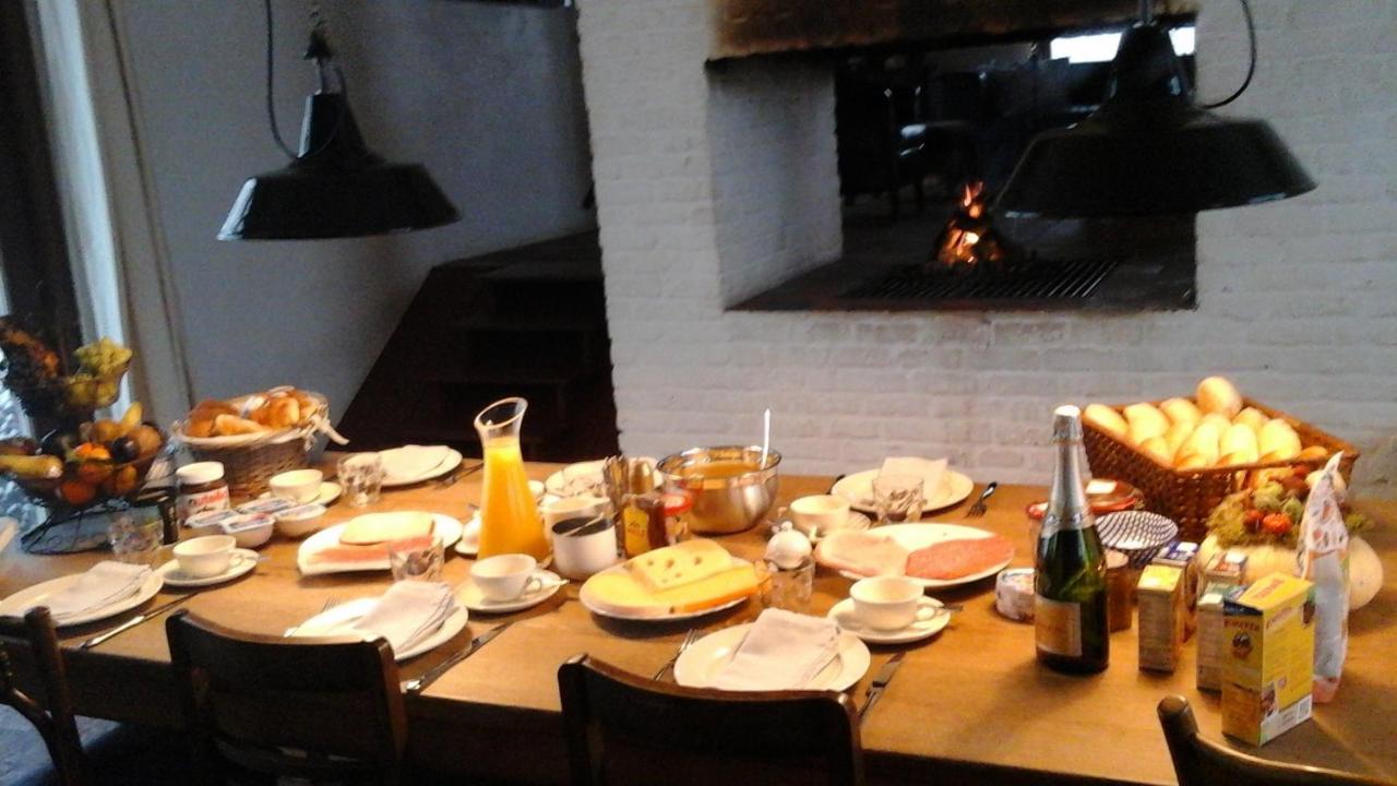 B&B De Hulst Izegem Bagian luar foto