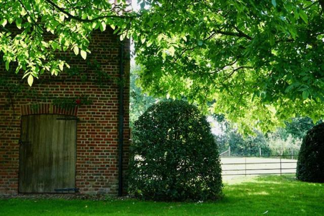 B&B De Hulst Izegem Bagian luar foto